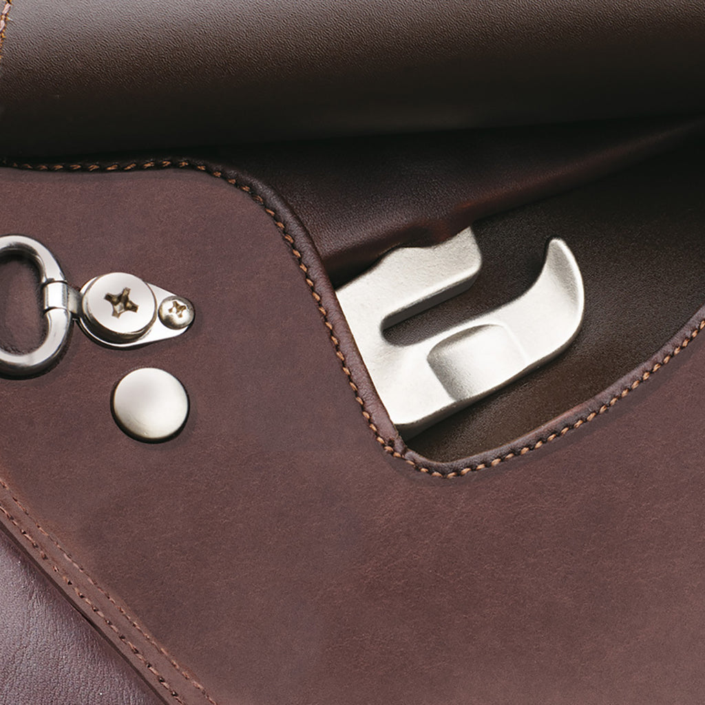 Bates Caprilli Close Contact Classic with Forward Flap