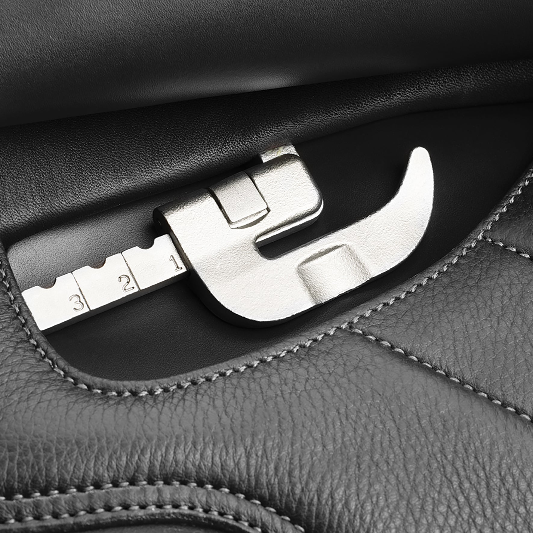 Bates Dressage+ in Luxe Leather